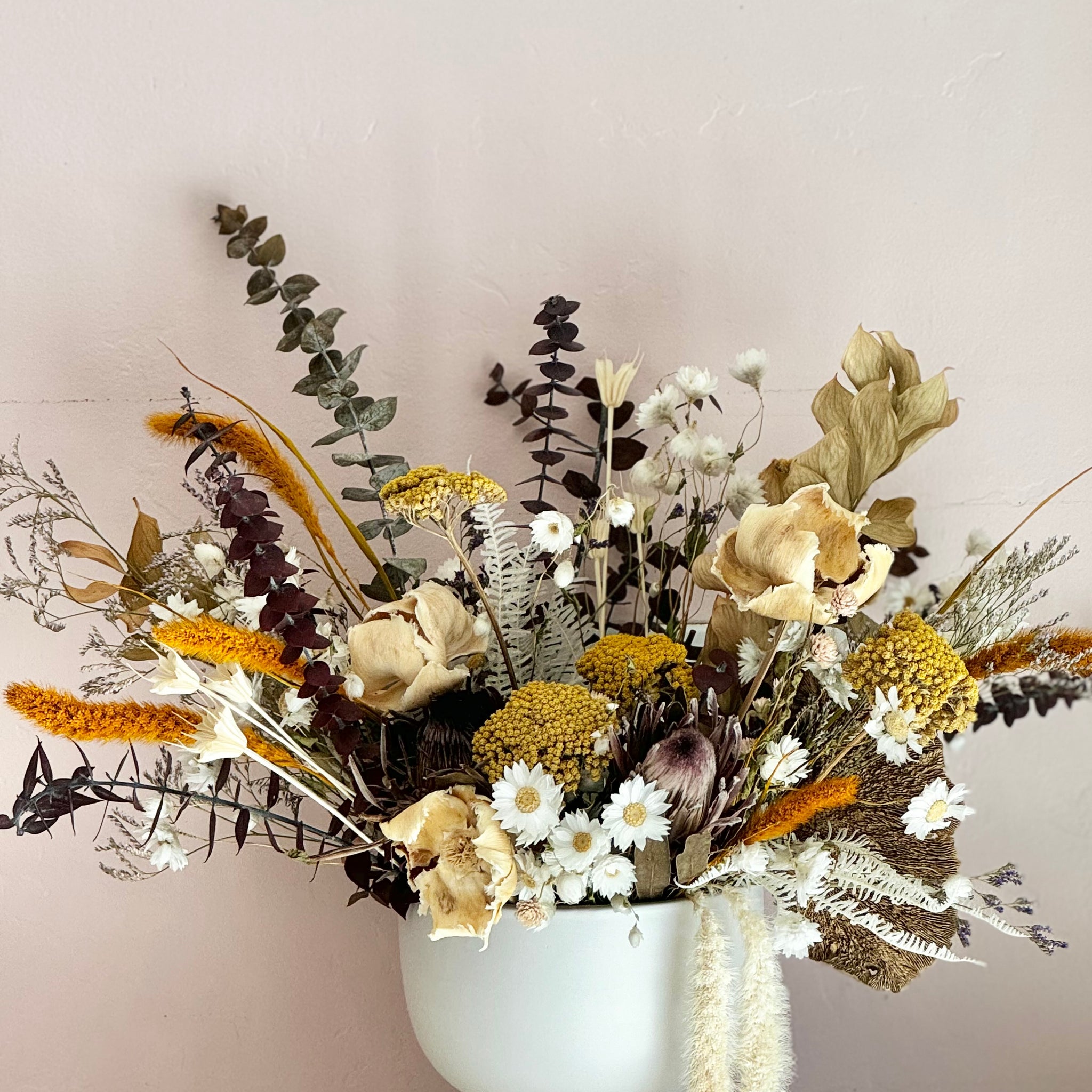 Dried Flower Arrangement The Goldie XL